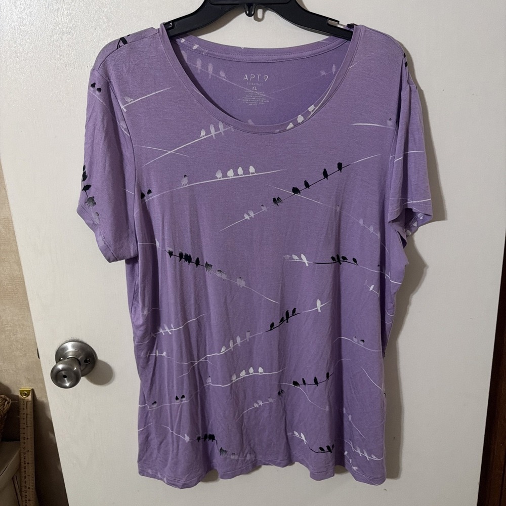 Apt 9 - Round  Neck  , short sleeve T-shirt  lavendar - Women's XL